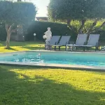 Con Piscina Willa