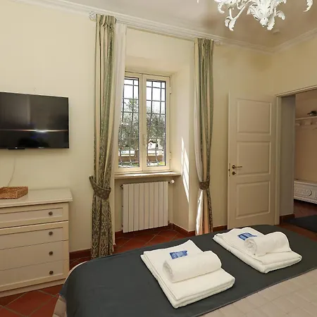 Con Piscina רומא