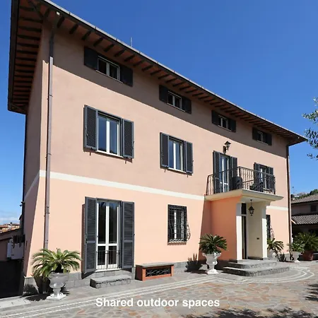 Con Piscina Villa Rom